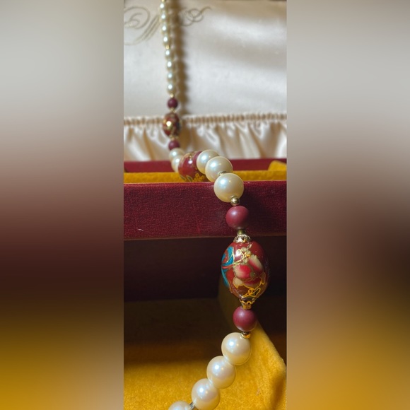 Estate, hand painted bead necklace. Beautifully crafted. Vintage - Picture 8 of 16